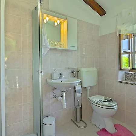 Apartman Provincial With Maincured Garden In *