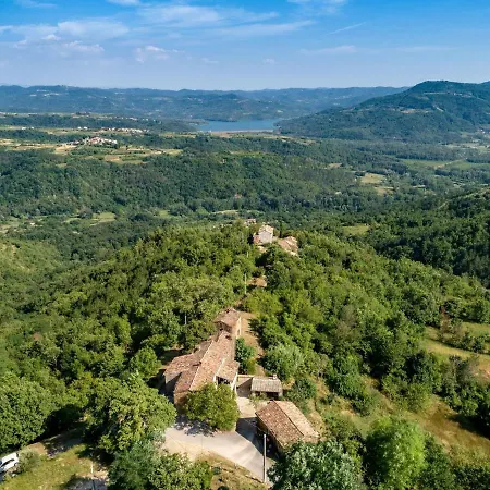 Provincial With Maincured Garden In *